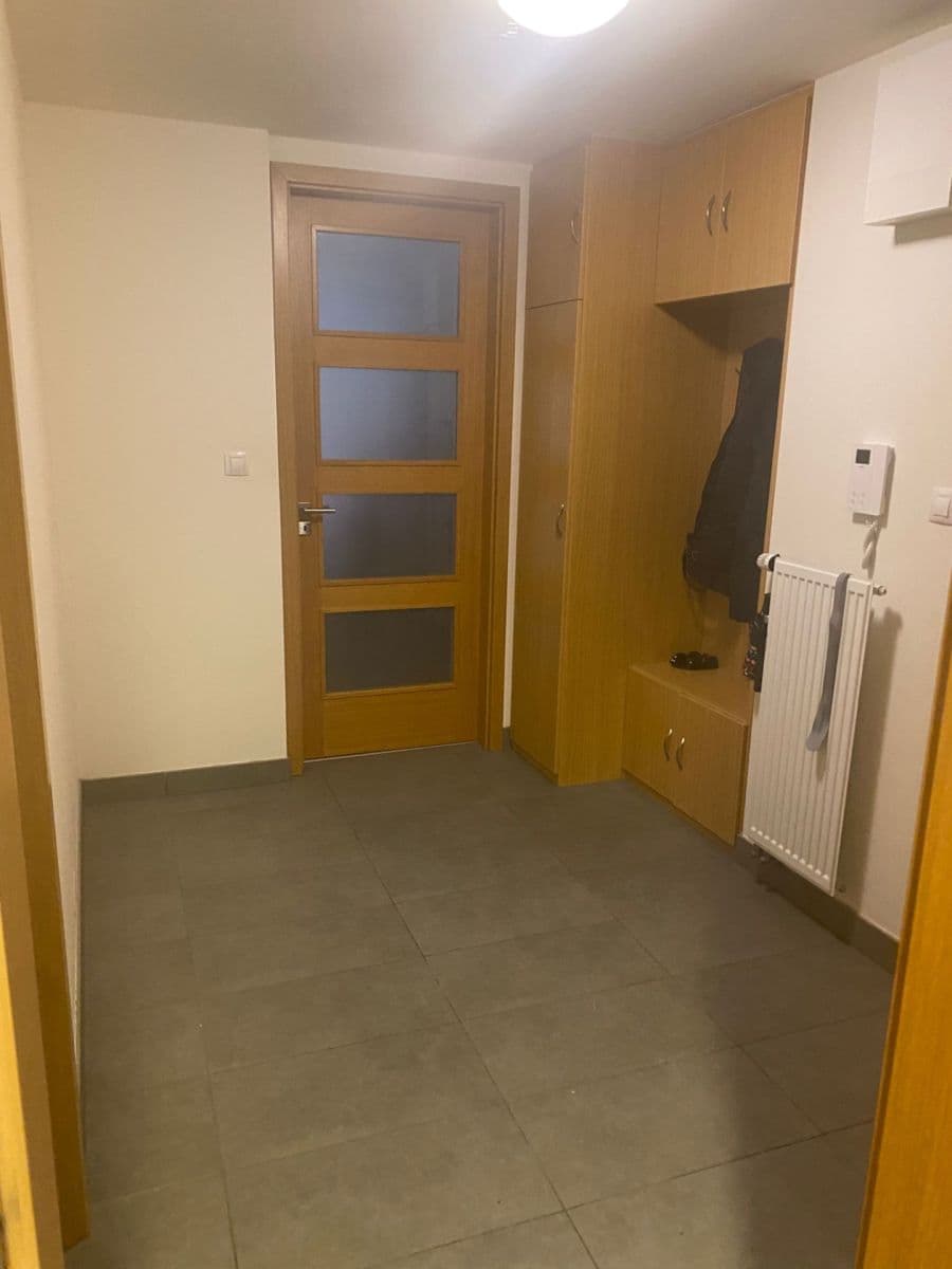 1 bedroom with open-plan kitchen flat to rent, 57 m², Komunardů, Prague, Prague 1 bedroom with open-plan kitchen flat to rent, 57 m², Komunardů, Prague, Prague
