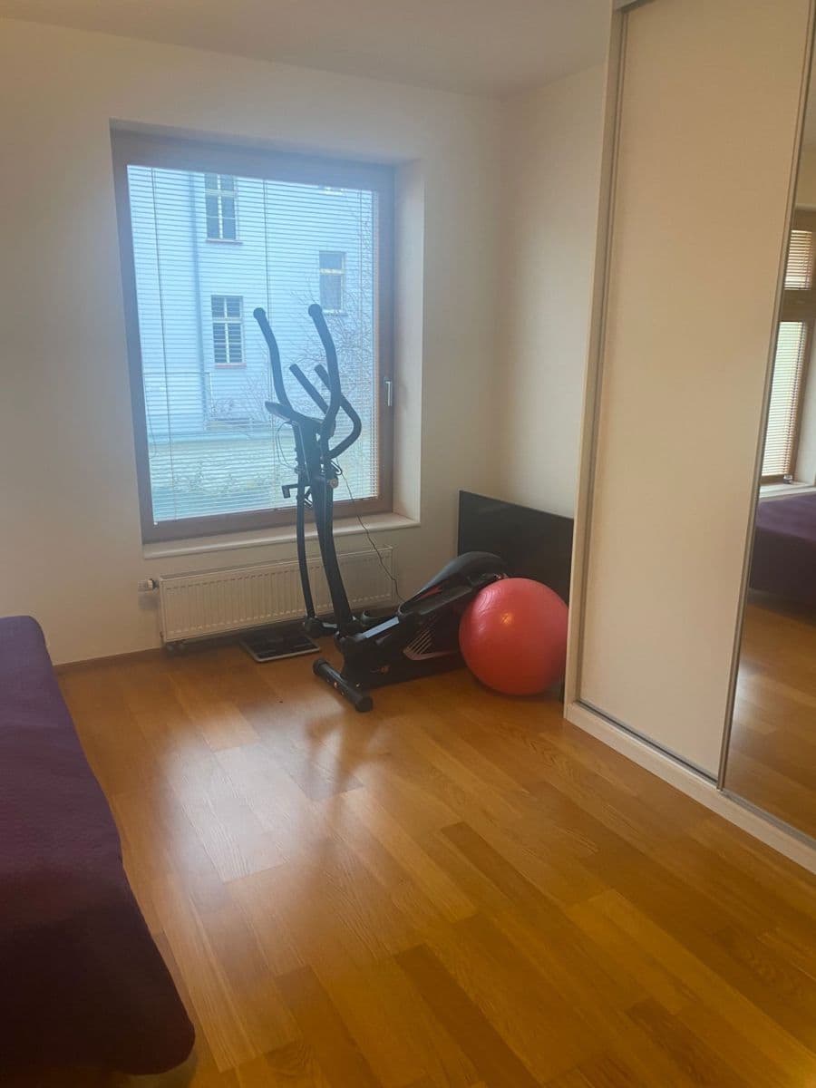 1 bedroom with open-plan kitchen flat to rent, 57 m², Komunardů, Prague, Prague 1 bedroom with open-plan kitchen flat to rent, 57 m², Komunardů, Prague, Prague