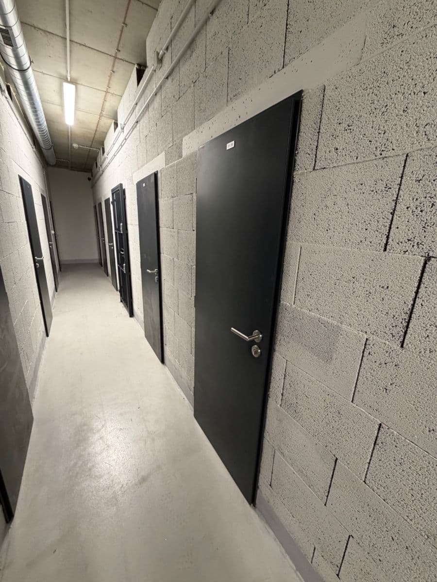 2 bedroom with open-plan kitchen flat to rent, 69 m², Zvěřinova, Prague, Prague 2 bedroom with open-plan kitchen flat to rent, 69 m², Zvěřinova, Prague, Prague