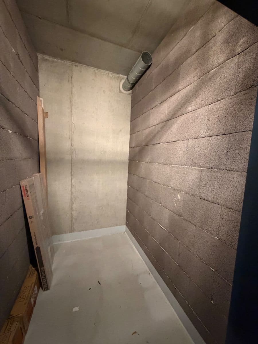 2 bedroom with open-plan kitchen flat to rent, 69 m², Zvěřinova, Prague, Prague 2 bedroom with open-plan kitchen flat to rent, 69 m², Zvěřinova, Prague, Prague