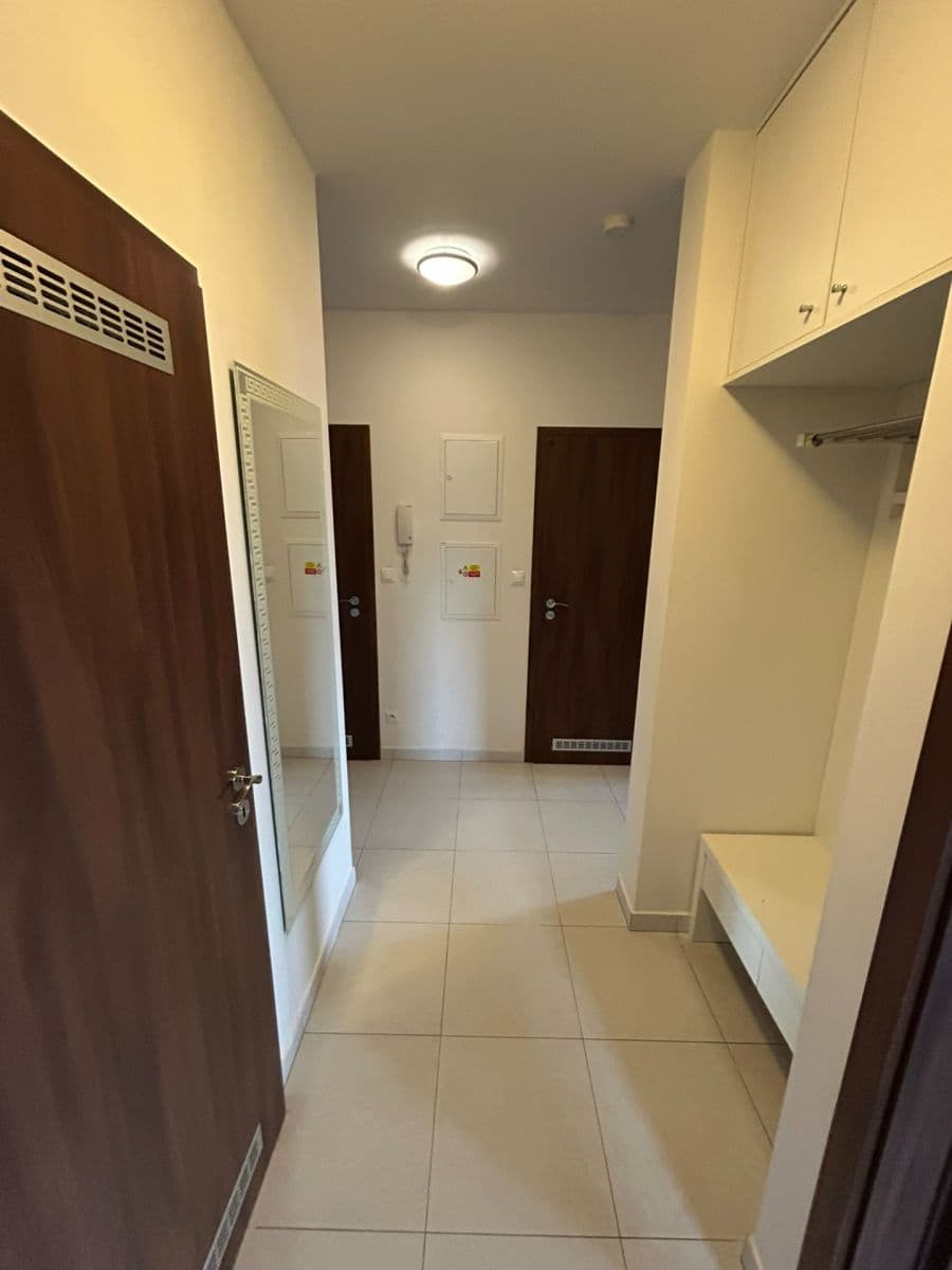 2 bedroom with open-plan kitchen flat to rent, 67 m², Jurkovičova, Prague, Prague 2 bedroom with open-plan kitchen flat to rent, 67 m², Jurkovičova, Prague, Prague