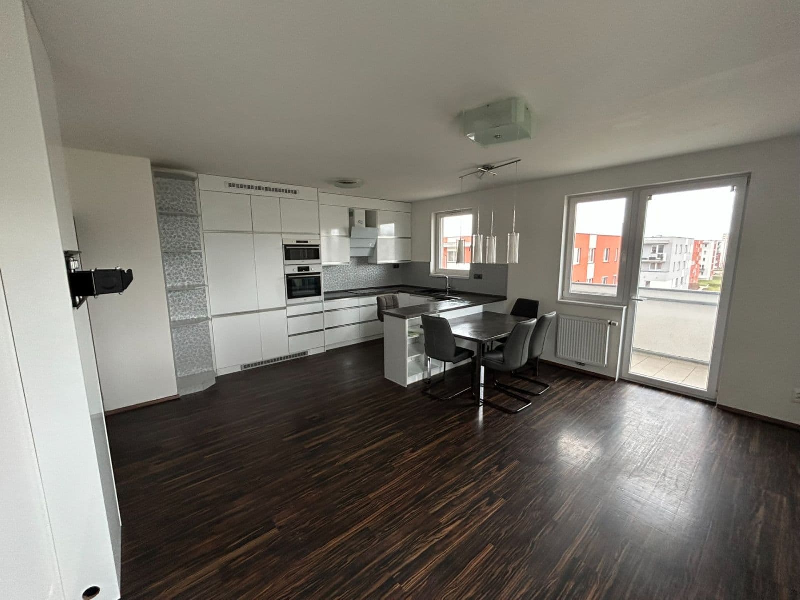 2 bedroom with open-plan kitchen flat to rent, 67 m², Jurkovičova, Prague, Prague 2 bedroom with open-plan kitchen flat to rent, 67 m², Jurkovičova, Prague, Prague