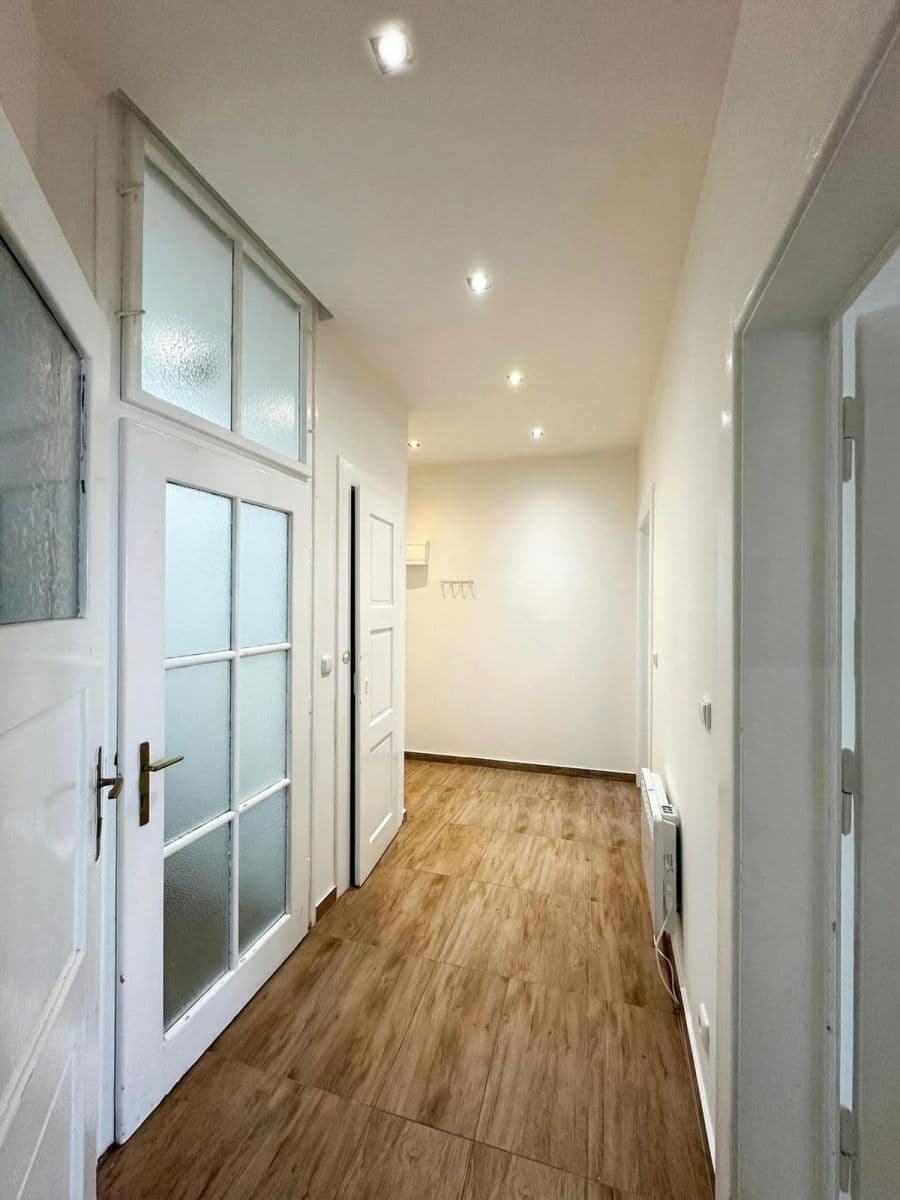 1 bedroom with open-plan kitchen flat to rent, 60 m², Křišťanova, Prague, Prague 1 bedroom with open-plan kitchen flat to rent, 60 m², Křišťanova, Prague, Prague