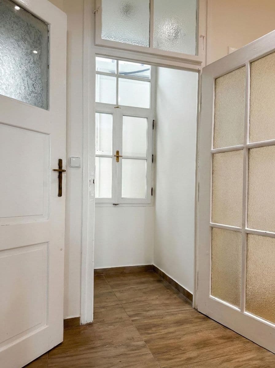 1 bedroom with open-plan kitchen flat to rent, 60 m², Křišťanova, Prague, Prague 1 bedroom with open-plan kitchen flat to rent, 60 m², Křišťanova, Prague, Prague