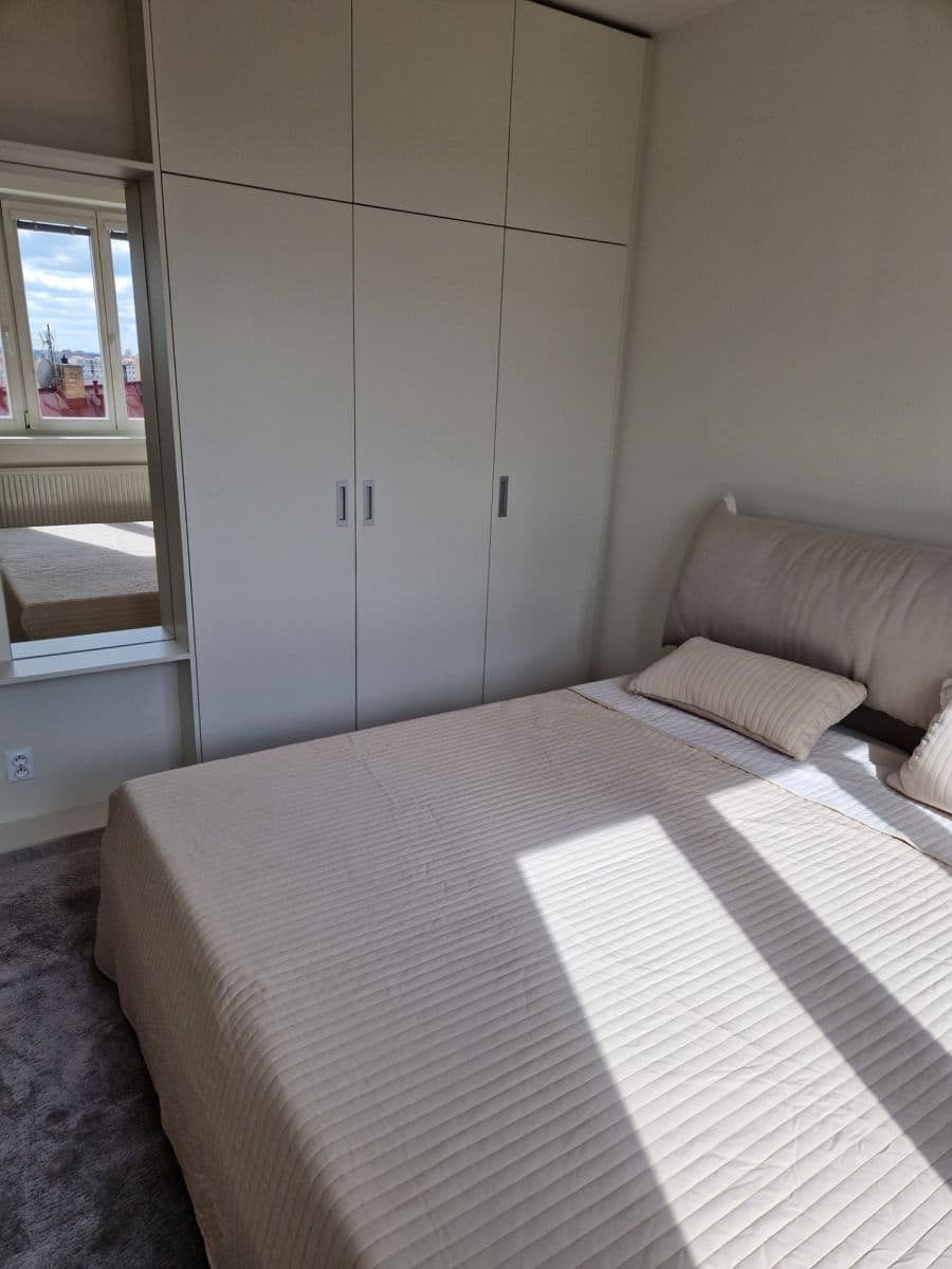 1 bedroom with open-plan kitchen flat to rent, 49 m², Pelušková, Prague, Prague 1 bedroom with open-plan kitchen flat to rent, 49 m², Pelušková, Prague, Prague