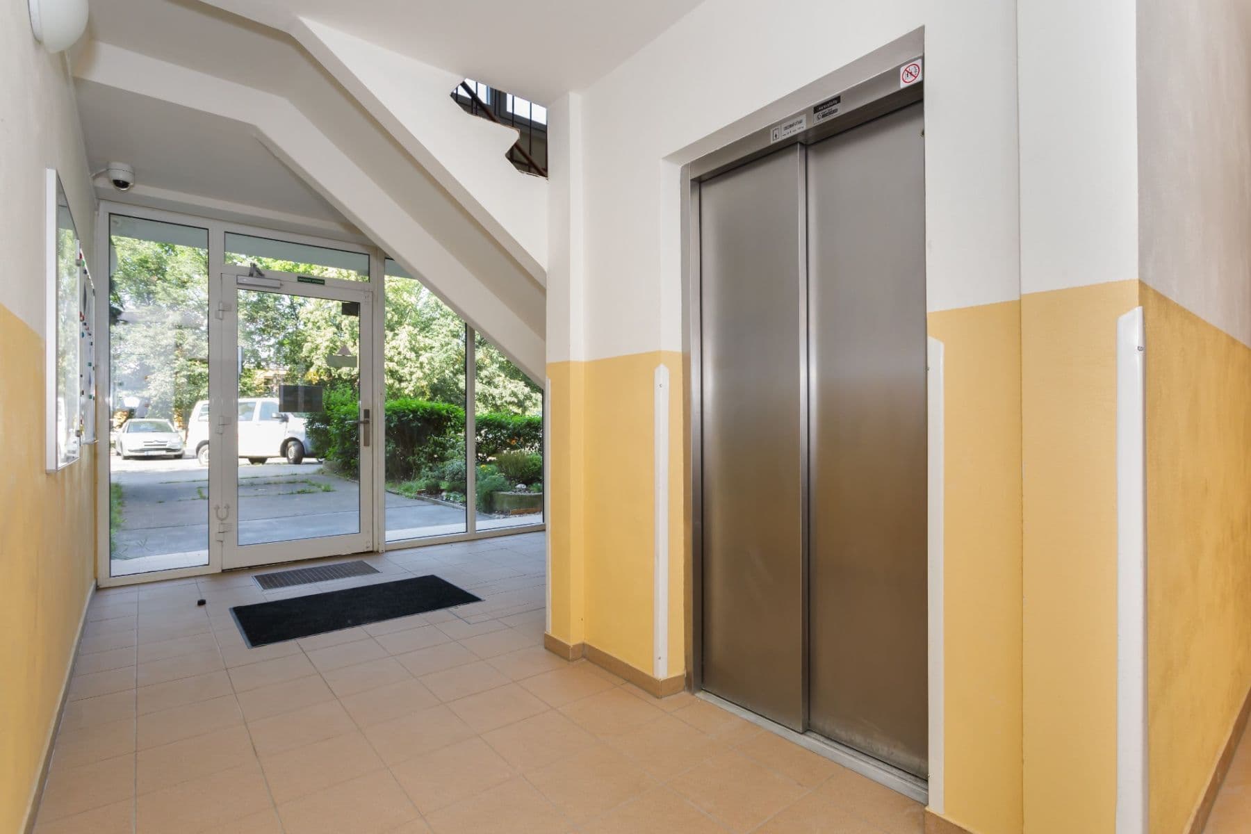 1 bedroom with open-plan kitchen flat to rent, 46 m², Markušova, Prague, Prague 1 bedroom with open-plan kitchen flat to rent, 46 m², Markušova, Prague, Prague