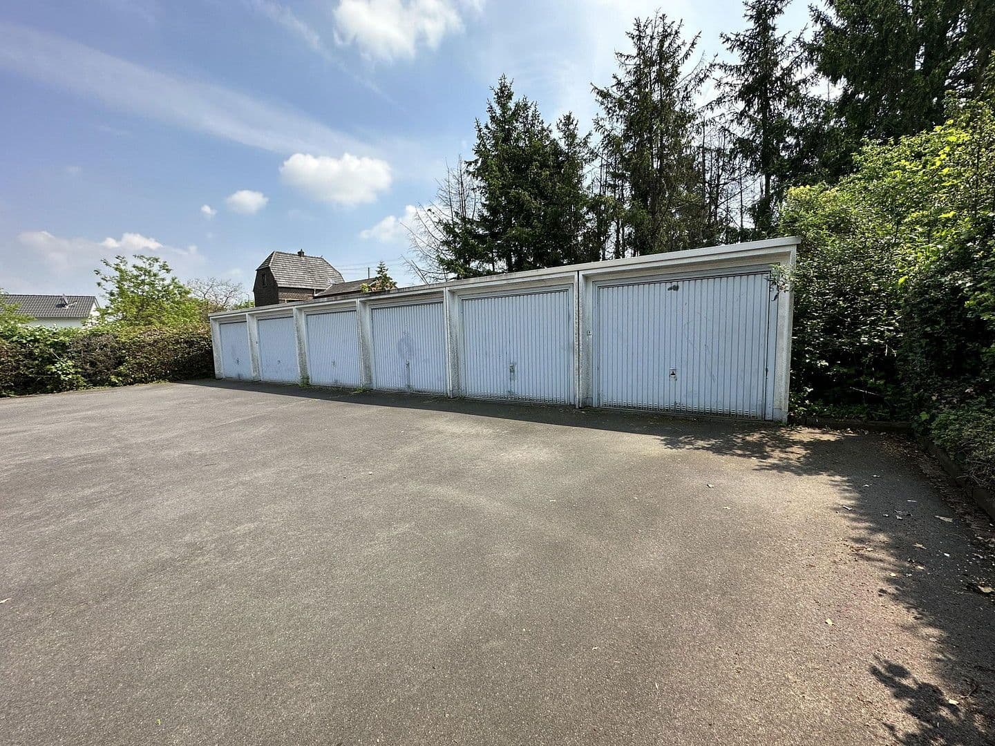 garage to rent, 0 m², Niederpleiser Strasse 93, Sankt Augustin, North Rhine-Westphalia garage to rent, 0 m², Niederpleiser Strasse 93, Sankt Augustin, North Rhine-Westphalia