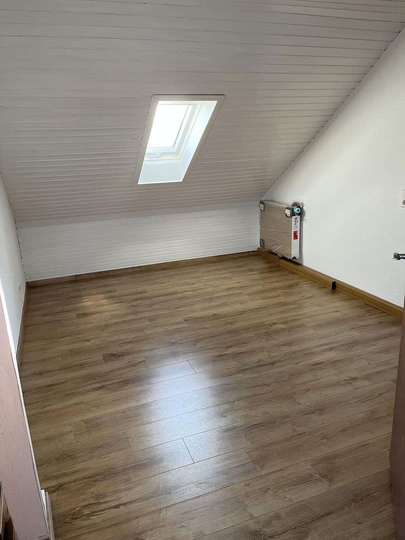 5 bedroom flat to rent, 100 m², Tamm, Baden-Württemberg 5 bedroom flat to rent, 100 m², Tamm, Baden-Württemberg