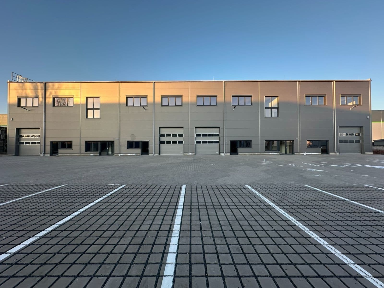 non-residential property to rent, 2,400 m², K Pérovně, Prague, Prague non-residential property to rent, 2,400 m², K Pérovně, Prague, Prague