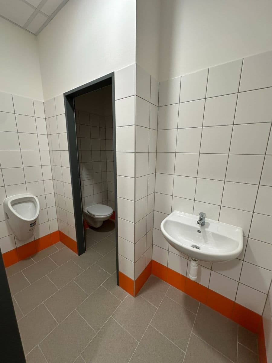 non-residential property to rent, 2,400 m², K Pérovně, Prague, Prague non-residential property to rent, 2,400 m², K Pérovně, Prague, Prague