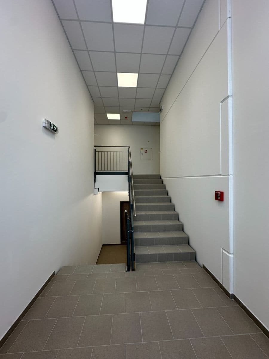 non-residential property to rent, 2,400 m², K Pérovně, Prague, Prague non-residential property to rent, 2,400 m², K Pérovně, Prague, Prague