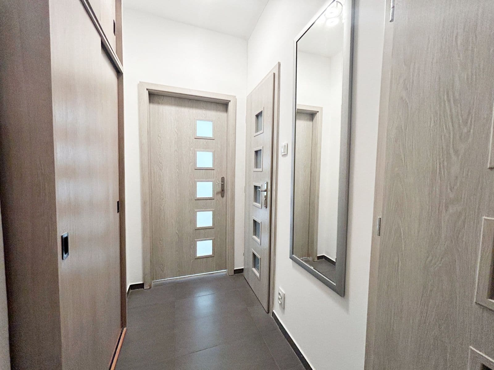 1 bedroom with open-plan kitchen flat to rent, 48 m², Spojovací, Prague, Prague 1 bedroom with open-plan kitchen flat to rent, 48 m², Spojovací, Prague, Prague