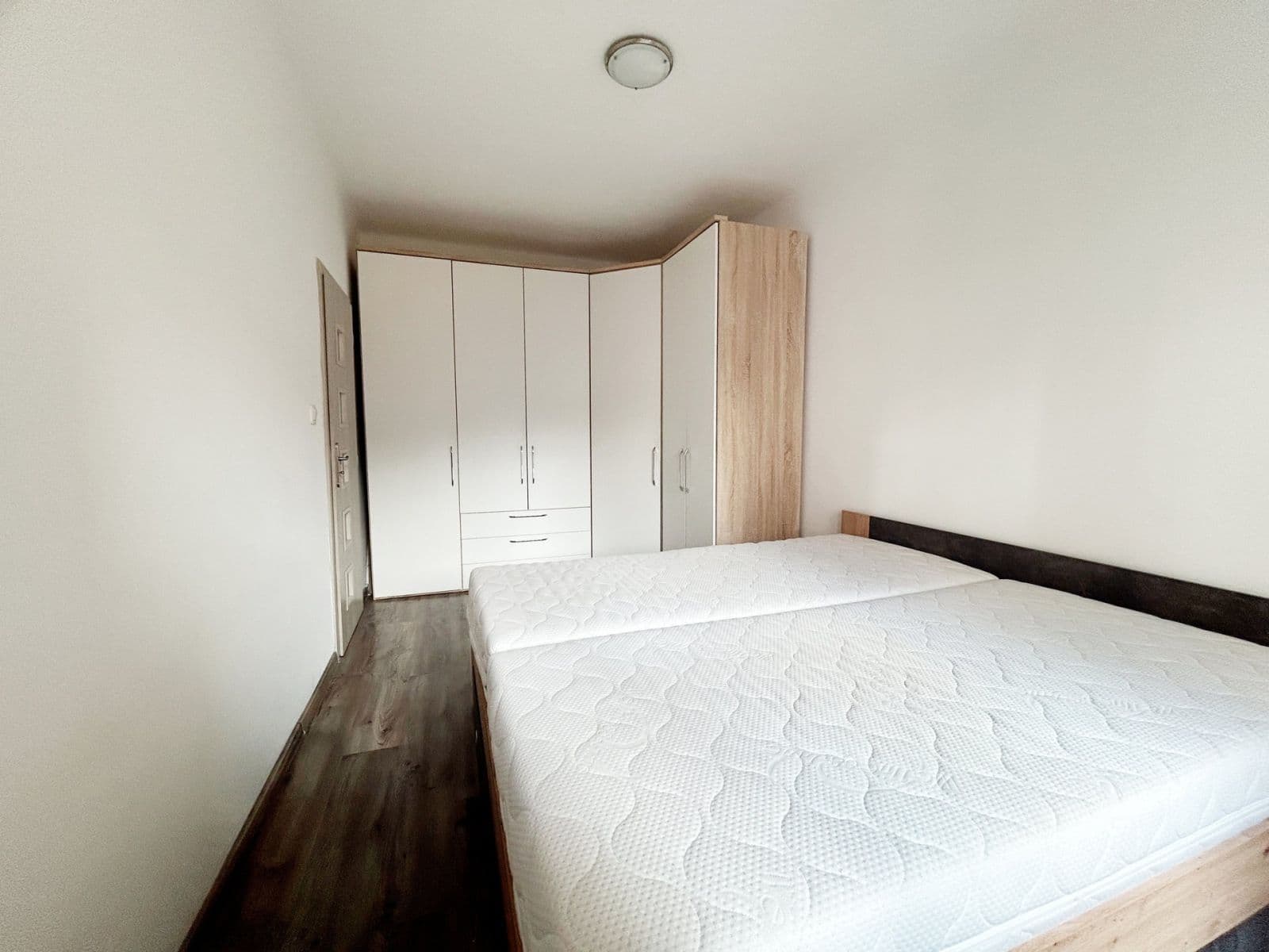 1 bedroom with open-plan kitchen flat to rent, 48 m², Spojovací, Prague, Prague 1 bedroom with open-plan kitchen flat to rent, 48 m², Spojovací, Prague, Prague