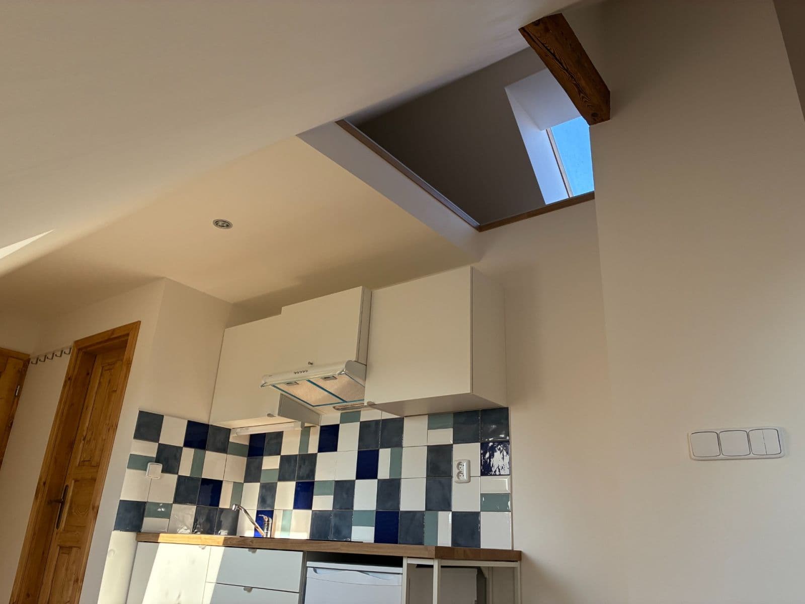 Studio flat to rent, 42 m², Za Mlýnem, Hostivice, Středočeský Region Studio flat to rent, 42 m², Za Mlýnem, Hostivice, Středočeský Region