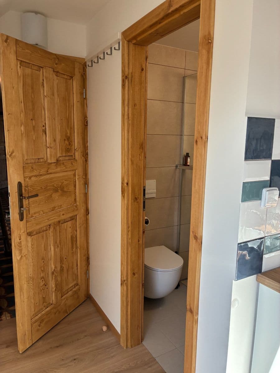 Studio flat to rent, 42 m², Za Mlýnem, Hostivice, Středočeský Region Studio flat to rent, 42 m², Za Mlýnem, Hostivice, Středočeský Region