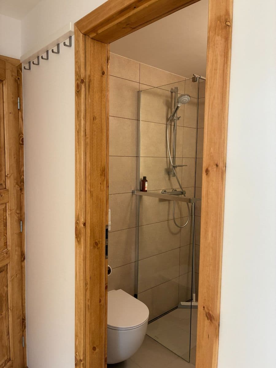 Studio flat to rent, 42 m², Za Mlýnem, Hostivice, Středočeský Region Studio flat to rent, 42 m², Za Mlýnem, Hostivice, Středočeský Region