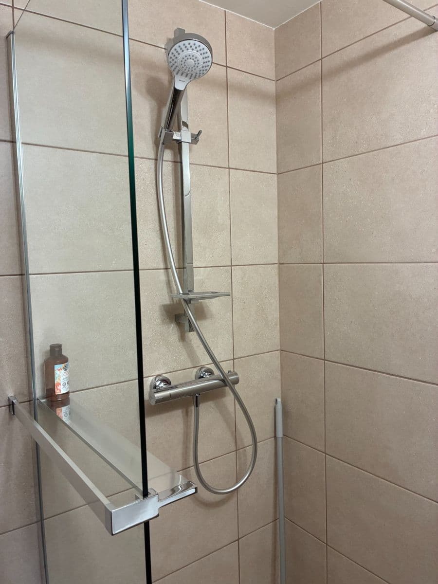 Studio flat to rent, 42 m², Za Mlýnem, Hostivice, Středočeský Region Studio flat to rent, 42 m², Za Mlýnem, Hostivice, Středočeský Region