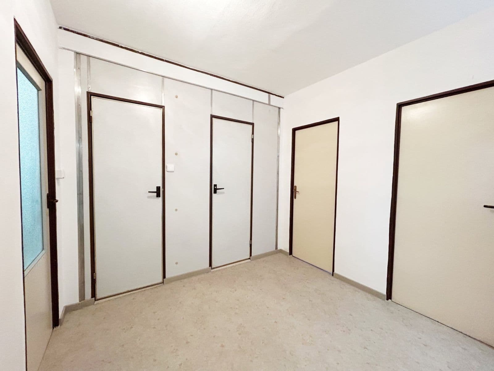 4 bedroom flat to rent, 89 m², Doležalova, Prague, Prague 4 bedroom flat to rent, 89 m², Doležalova, Prague, Prague