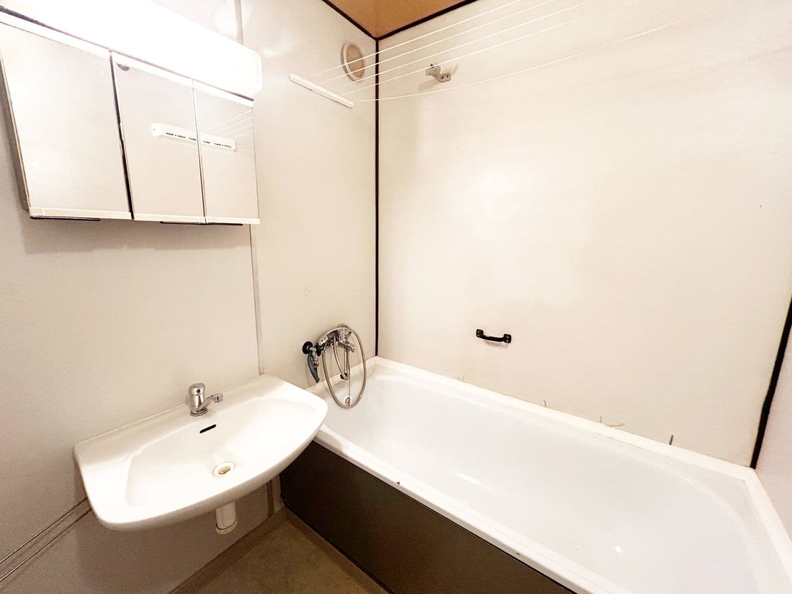 4 bedroom flat to rent, 89 m², Doležalova, Prague, Prague 4 bedroom flat to rent, 89 m², Doležalova, Prague, Prague