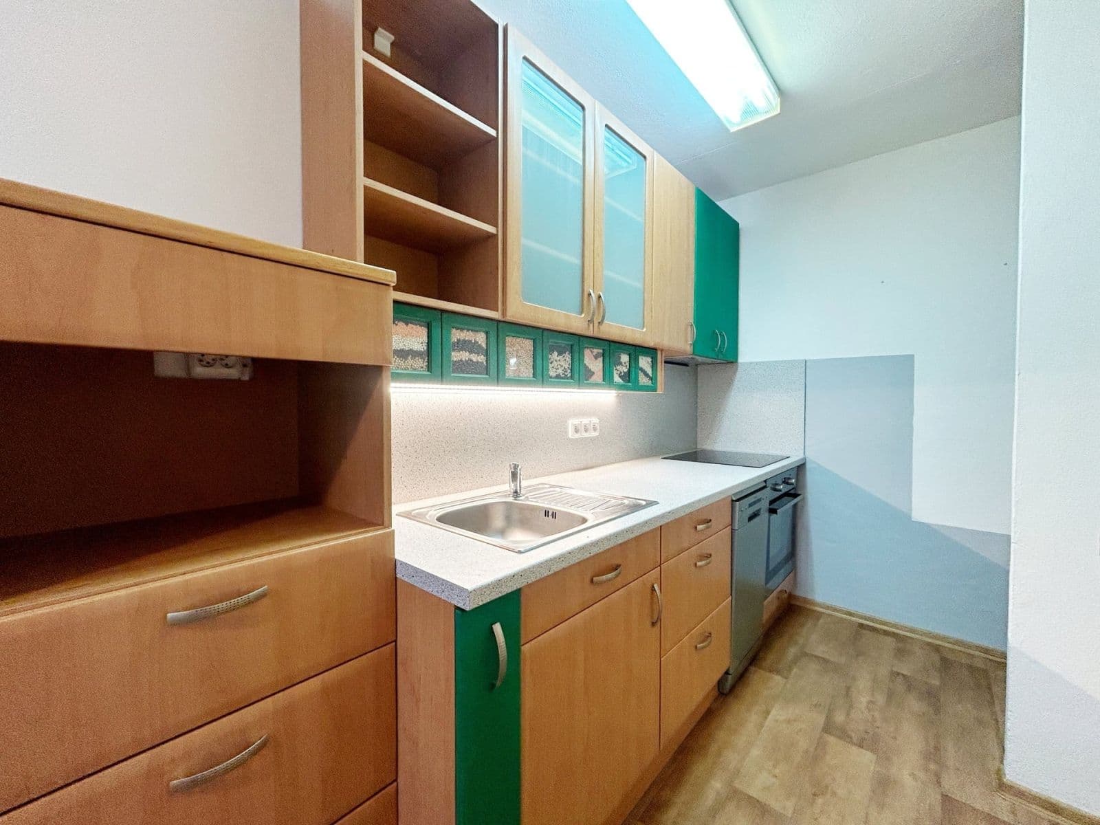 4 bedroom flat to rent, 89 m², Doležalova, Prague, Prague 4 bedroom flat to rent, 89 m², Doležalova, Prague, Prague