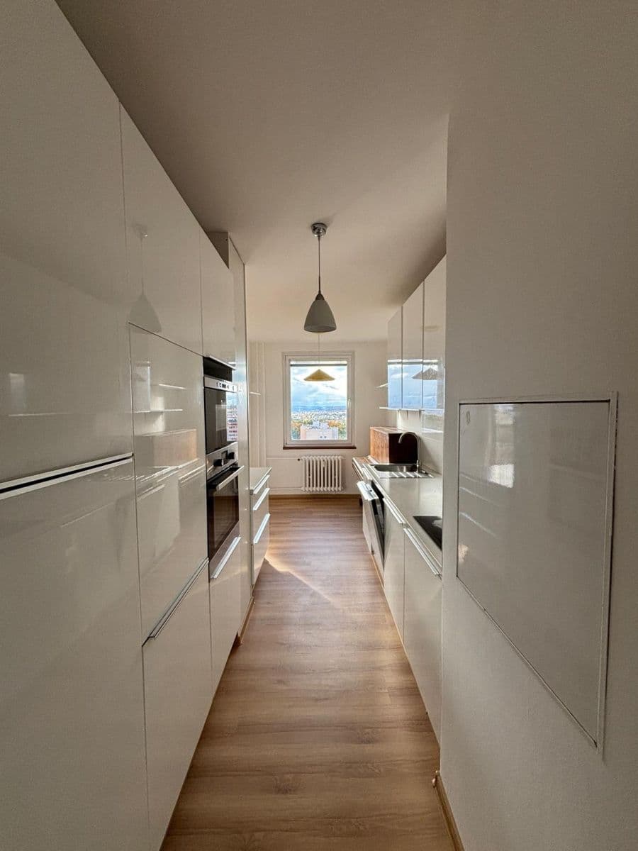 4 bedroom flat to rent, 86 m², Mazurská, Prague, Prague 4 bedroom flat to rent, 86 m², Mazurská, Prague, Prague