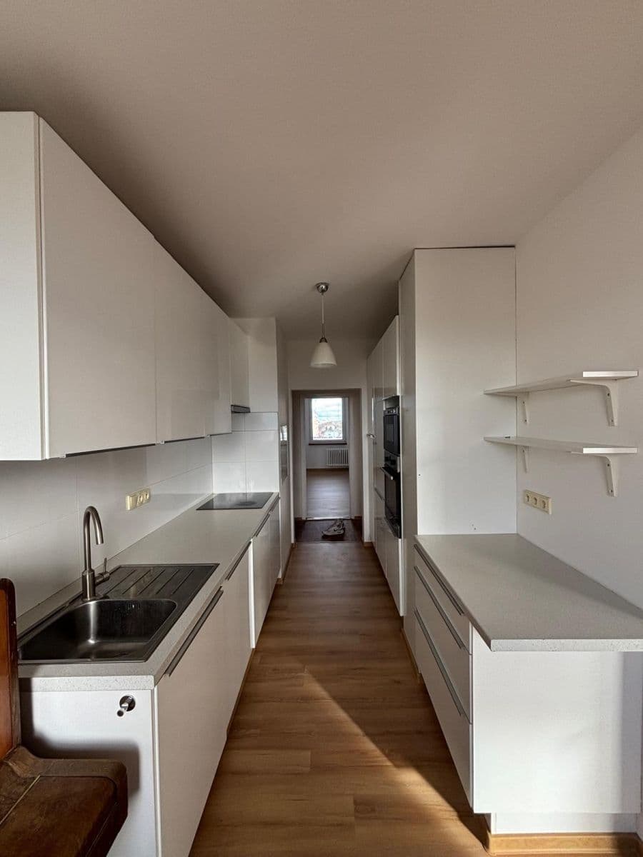 4 bedroom flat to rent, 86 m², Mazurská, Prague, Prague 4 bedroom flat to rent, 86 m², Mazurská, Prague, Prague