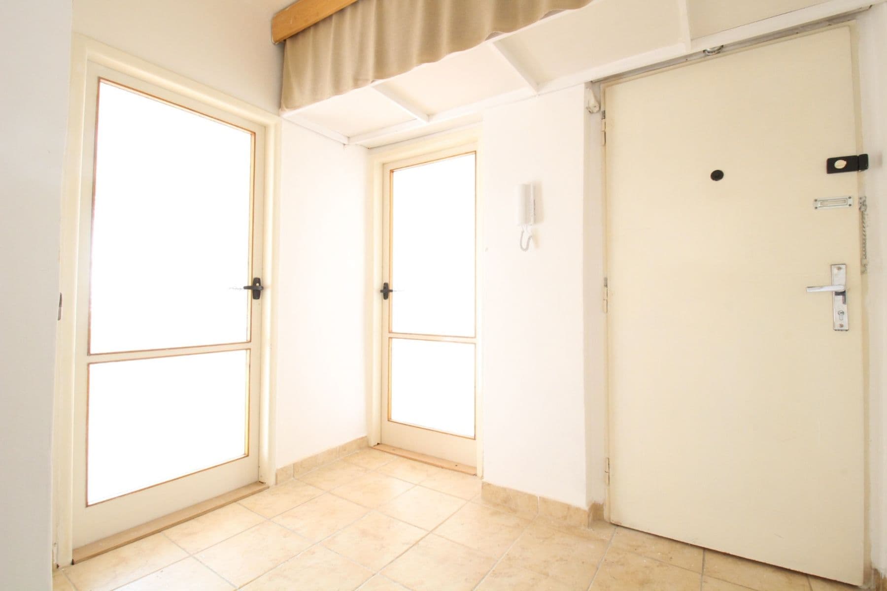 3 bedroom with open-plan kitchen flat to rent, 80 m², Hlavní, Prague, Prague 3 bedroom with open-plan kitchen flat to rent, 80 m², Hlavní, Prague, Prague