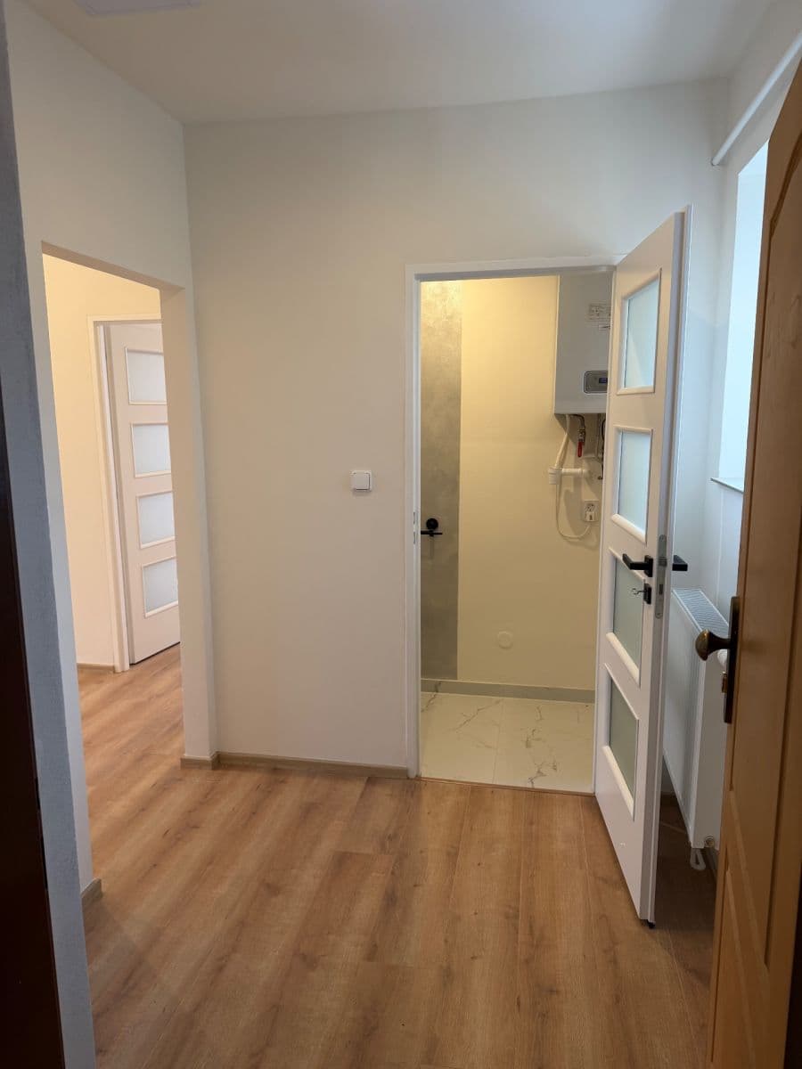 3 bedroom flat for sale, 60 m², Veltrusy, Středočeský Region 3 bedroom flat for sale, 60 m², Veltrusy, Středočeský Region