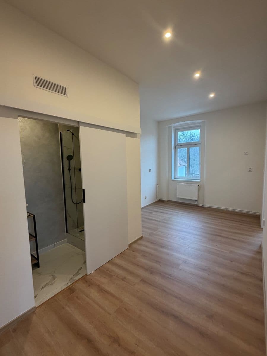 3 bedroom flat for sale, 60 m², Veltrusy, Středočeský Region 3 bedroom flat for sale, 60 m², Veltrusy, Středočeský Region