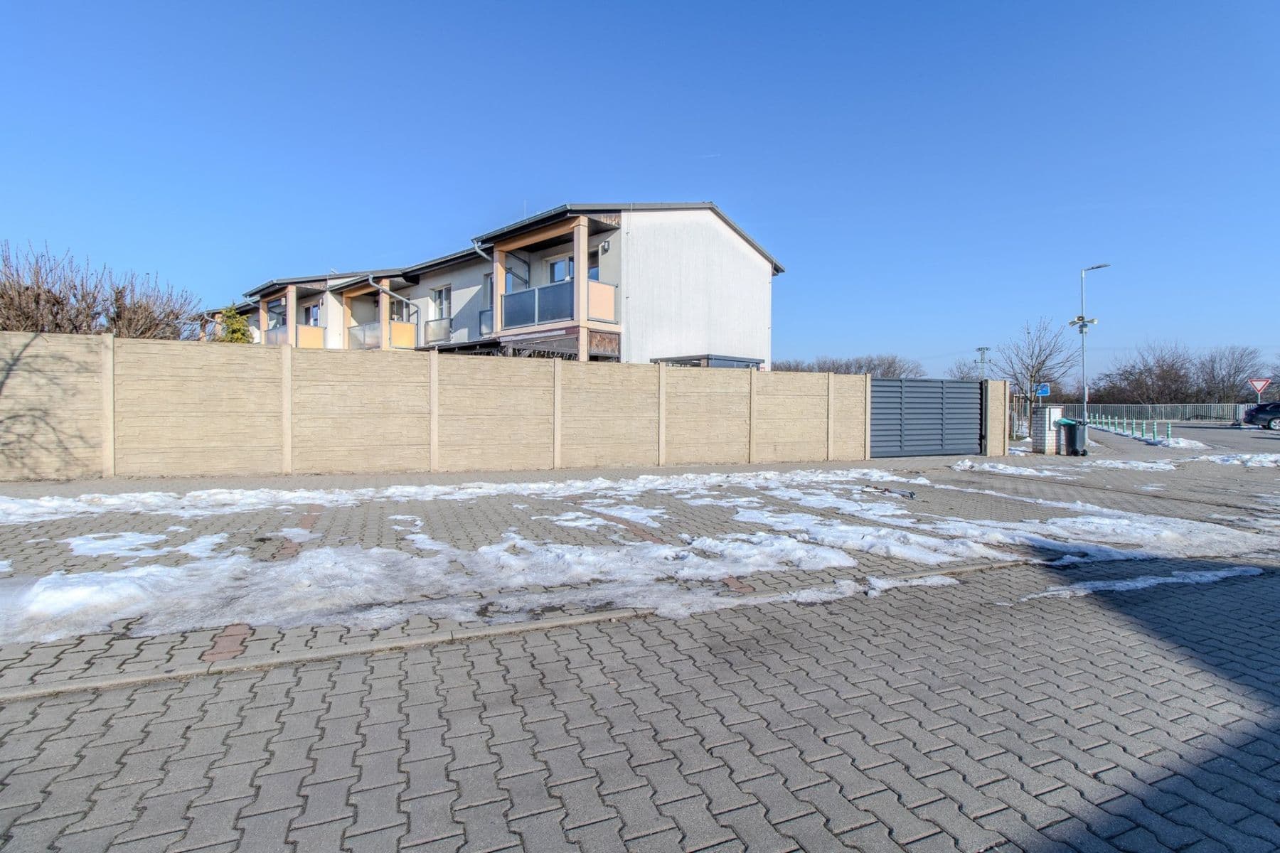 1 bedroom with open-plan kitchen flat to rent, 50 m², Nad Obcí, Nová Ves, Středočeský Region 1 bedroom with open-plan kitchen flat to rent, 50 m², Nad Obcí, Nová Ves, Středočeský Region