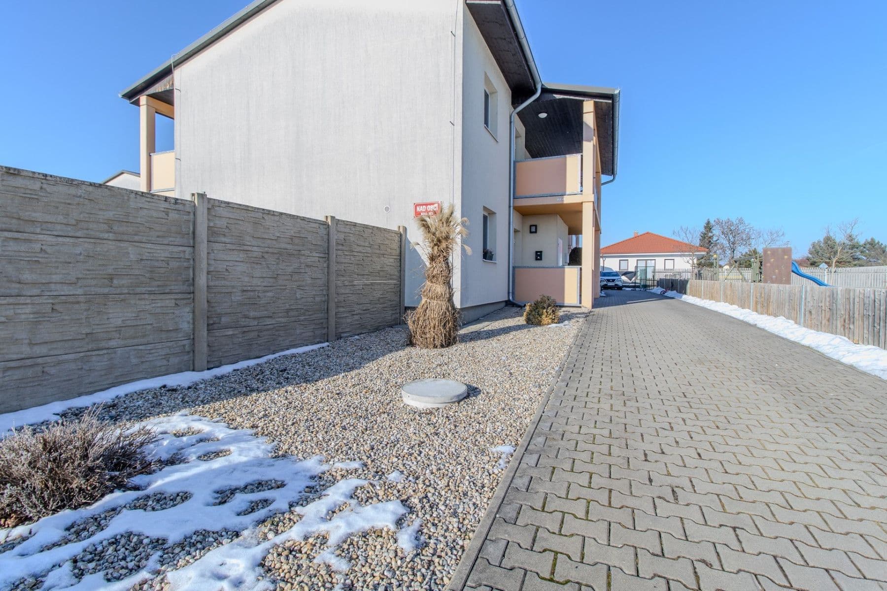 1 bedroom with open-plan kitchen flat to rent, 50 m², Nad Obcí, Nová Ves, Středočeský Region 1 bedroom with open-plan kitchen flat to rent, 50 m², Nad Obcí, Nová Ves, Středočeský Region