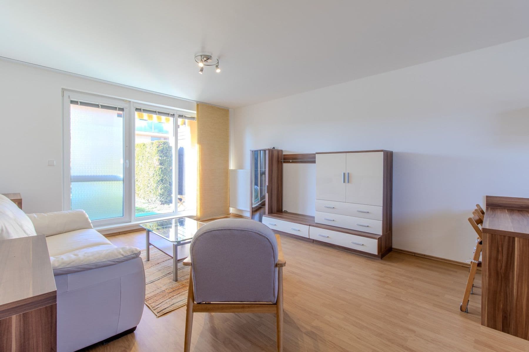 1 bedroom with open-plan kitchen flat to rent, 50 m², Nad Obcí, Nová Ves, Středočeský Region 1 bedroom with open-plan kitchen flat to rent, 50 m², Nad Obcí, Nová Ves, Středočeský Region