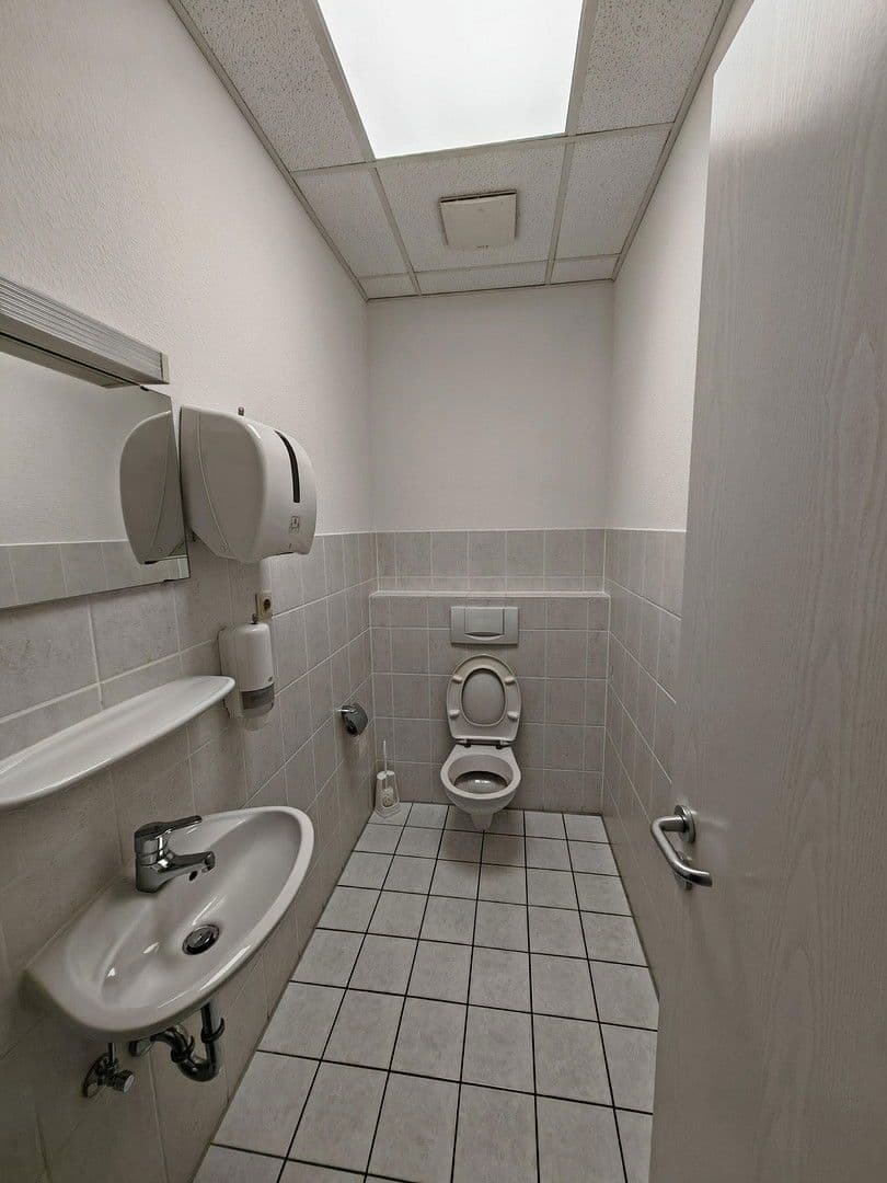 office to rent, 71 m², Hauptstr. 47a, Bruchköbel, Hesse office to rent, 71 m², Hauptstr. 47a, Bruchköbel, Hesse