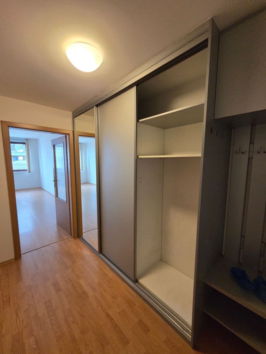 Studio flat to rent, 41 m², Na Slatince, Prague, Prague Studio flat to rent, 41 m², Na Slatince, Prague, Prague