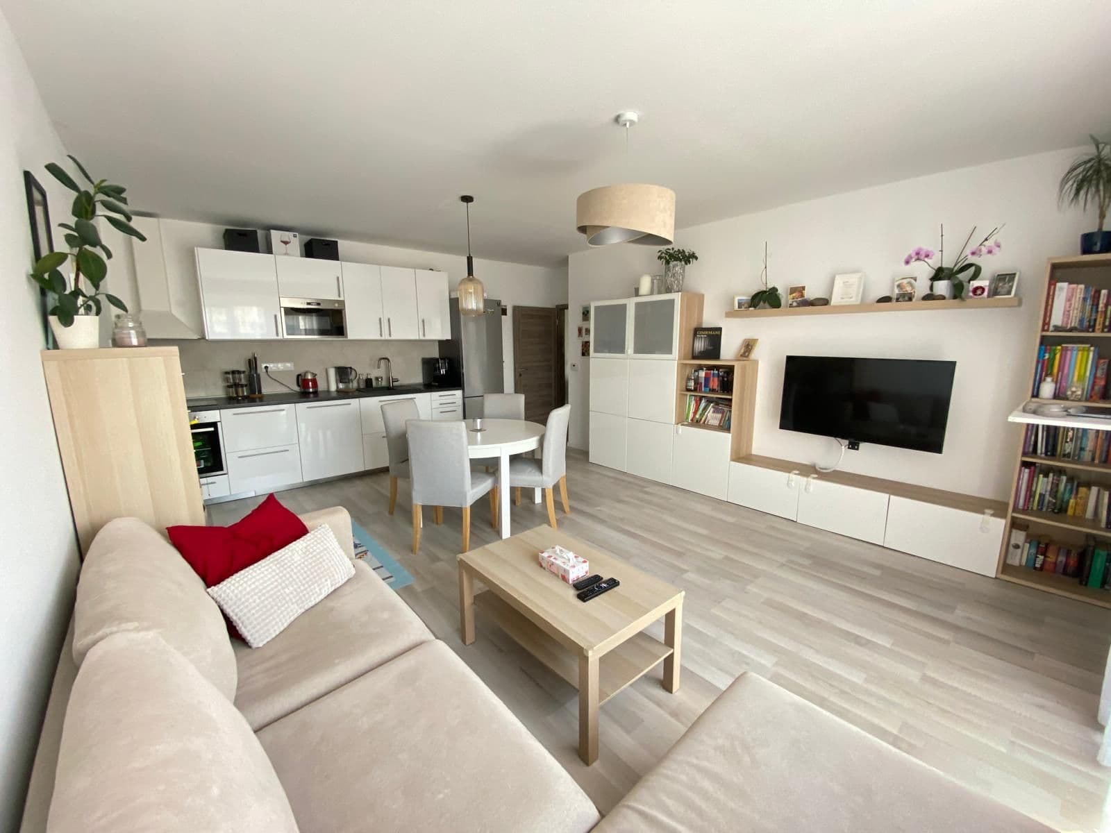 1 bedroom with open-plan kitchen flat to rent, 52 m², Uherova, Chýně, Středočeský Region 1 bedroom with open-plan kitchen flat to rent, 52 m², Uherova, Chýně, Středočeský Region