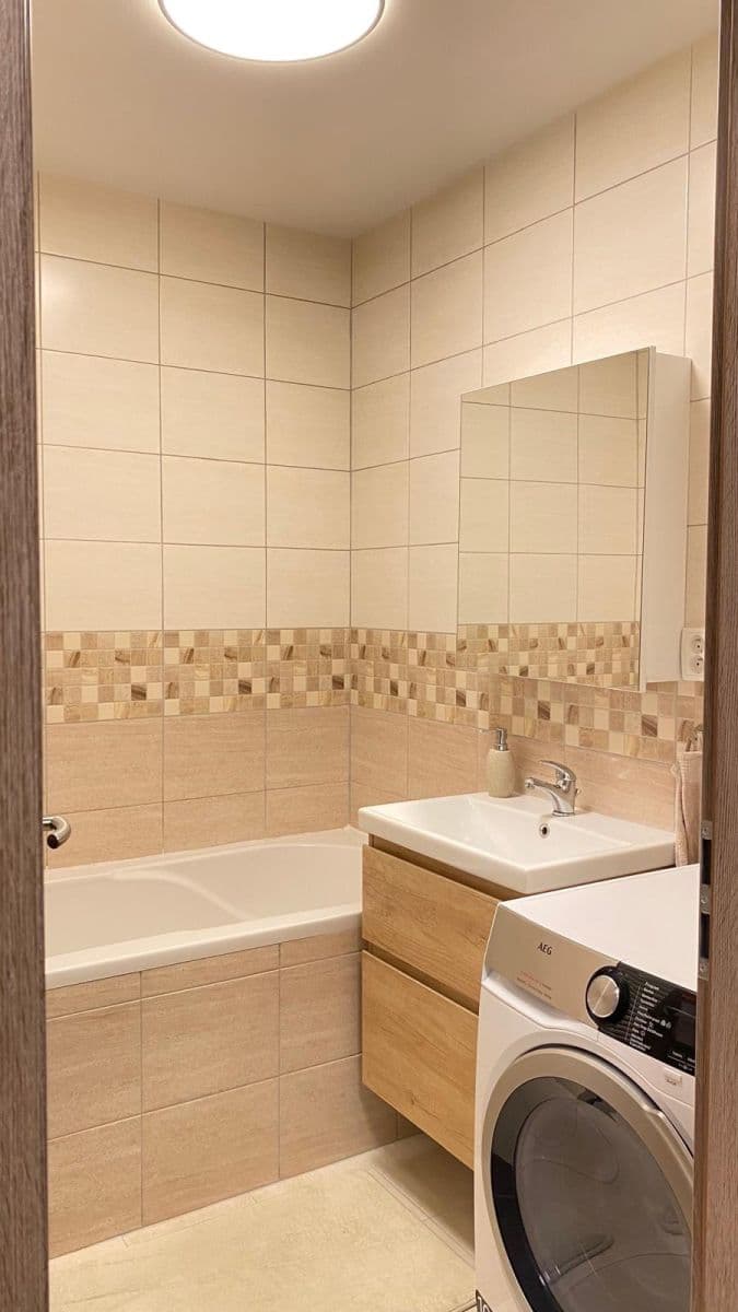 1 bedroom with open-plan kitchen flat to rent, 52 m², Uherova, Chýně, Středočeský Region 1 bedroom with open-plan kitchen flat to rent, 52 m², Uherova, Chýně, Středočeský Region