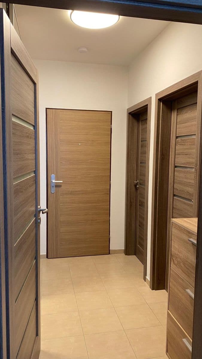 1 bedroom with open-plan kitchen flat to rent, 52 m², Uherova, Chýně, Středočeský Region 1 bedroom with open-plan kitchen flat to rent, 52 m², Uherova, Chýně, Středočeský Region