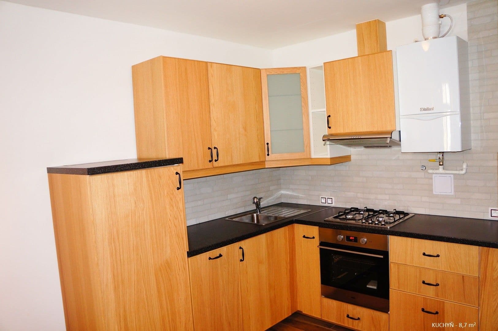 3 bedroom flat to rent, 80 m², Karlovo náměstí, Prague, Prague 3 bedroom flat to rent, 80 m², Karlovo náměstí, Prague, Prague