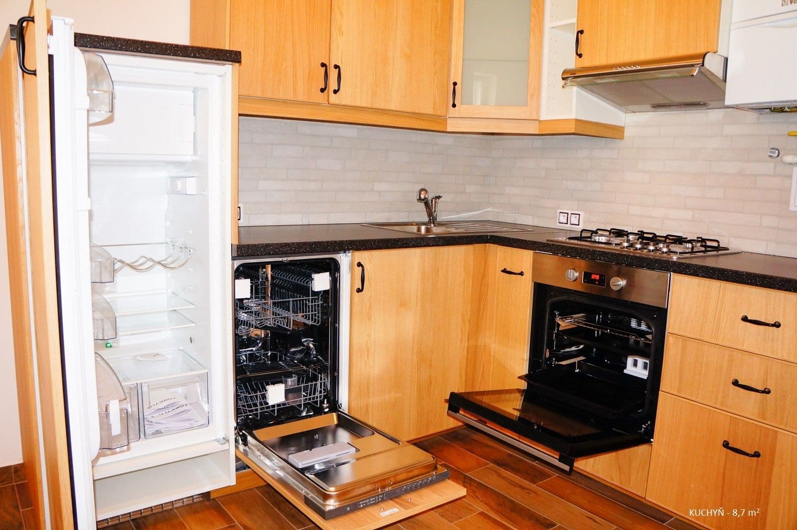 3 bedroom flat to rent, 80 m², Karlovo náměstí, Prague, Prague 3 bedroom flat to rent, 80 m², Karlovo náměstí, Prague, Prague