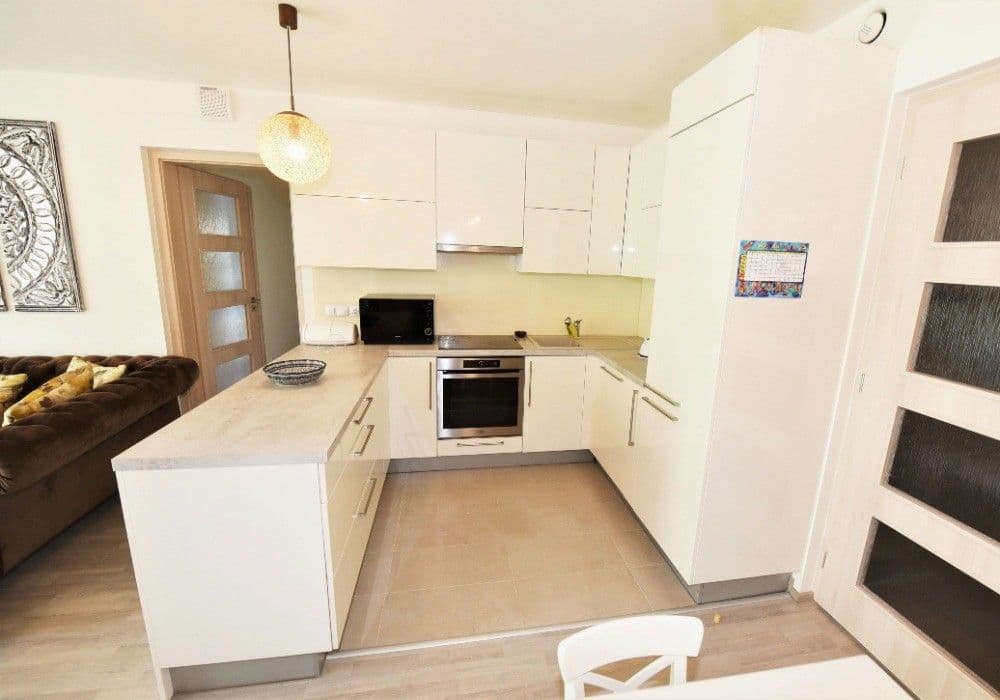 3 bedroom with open-plan kitchen flat to rent, 94 m², Petržílkova, Prague, Prague 3 bedroom with open-plan kitchen flat to rent, 94 m², Petržílkova, Prague, Prague