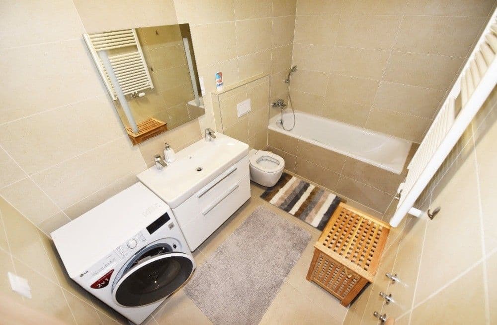 3 bedroom with open-plan kitchen flat to rent, 94 m², Petržílkova, Prague, Prague 3 bedroom with open-plan kitchen flat to rent, 94 m², Petržílkova, Prague, Prague