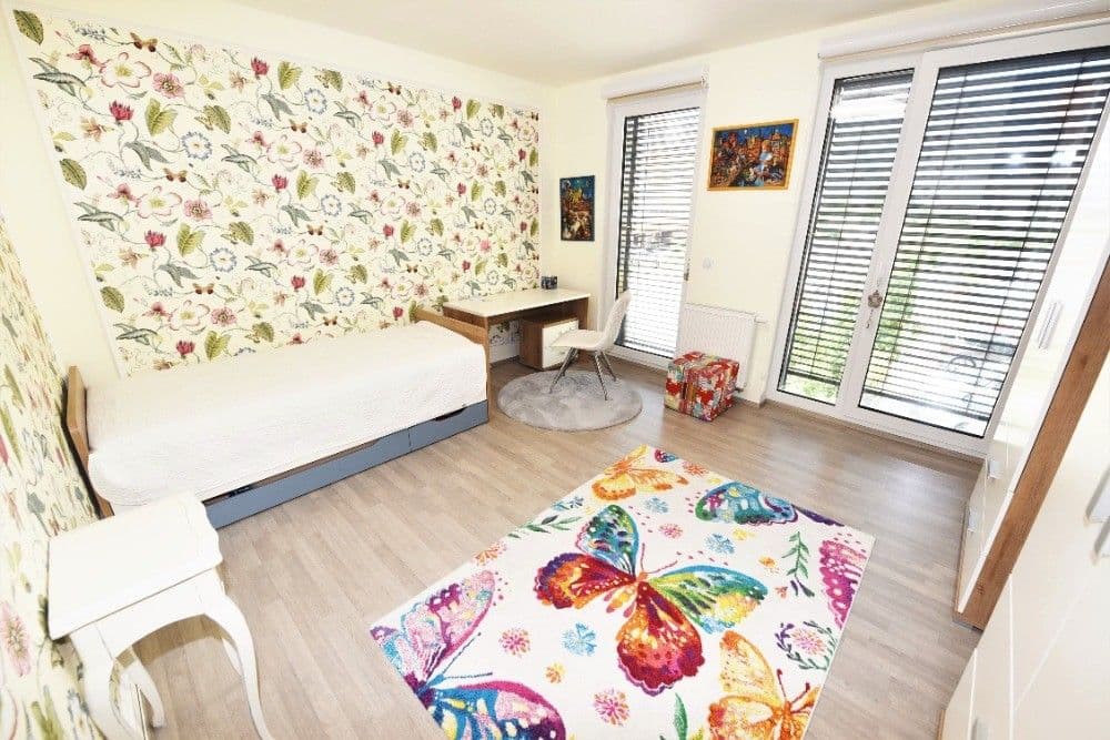 3 bedroom with open-plan kitchen flat to rent, 94 m², Petržílkova, Prague, Prague 3 bedroom with open-plan kitchen flat to rent, 94 m², Petržílkova, Prague, Prague