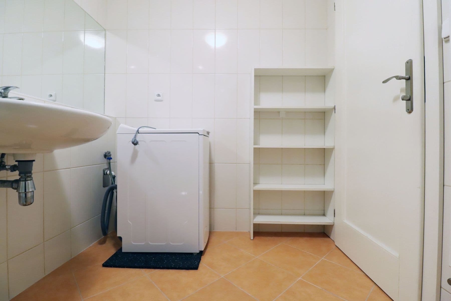 Studio flat to rent, 46 m², Hradeckých, Prague, Prague Studio flat to rent, 46 m², Hradeckých, Prague, Prague