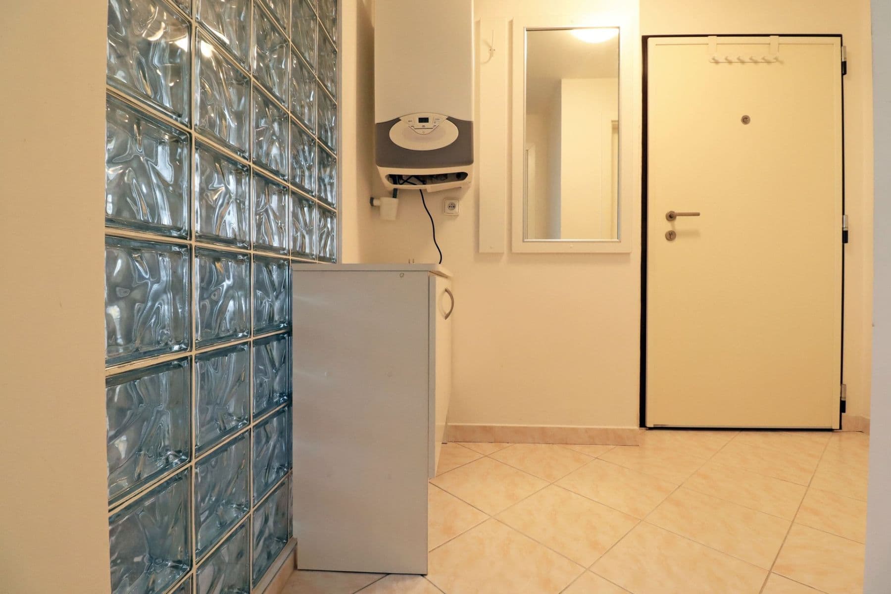 Studio flat to rent, 46 m², Hradeckých, Prague, Prague Studio flat to rent, 46 m², Hradeckých, Prague, Prague