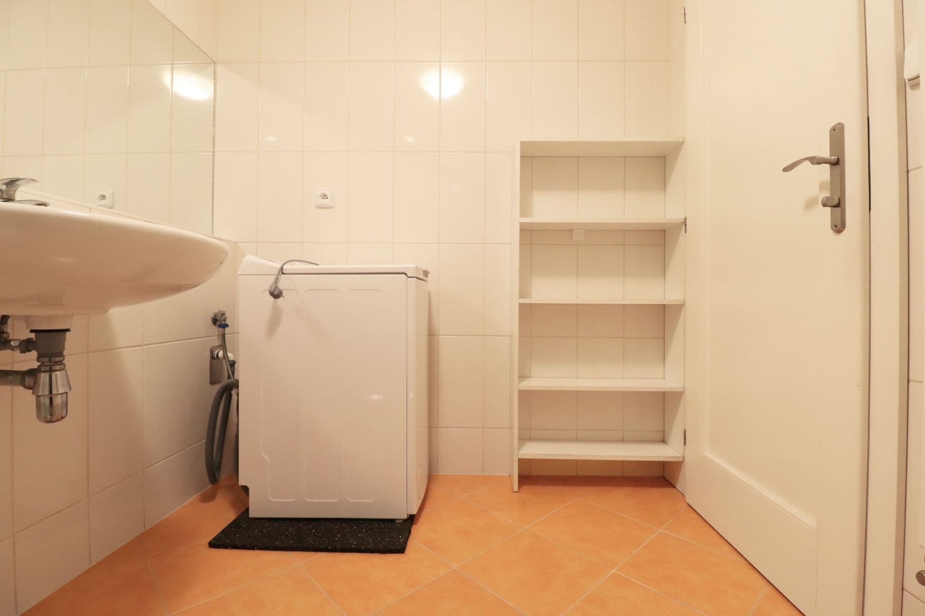 Studio flat to rent, 46 m², Hradeckých, Prague, Prague Studio flat to rent, 46 m², Hradeckých, Prague, Prague