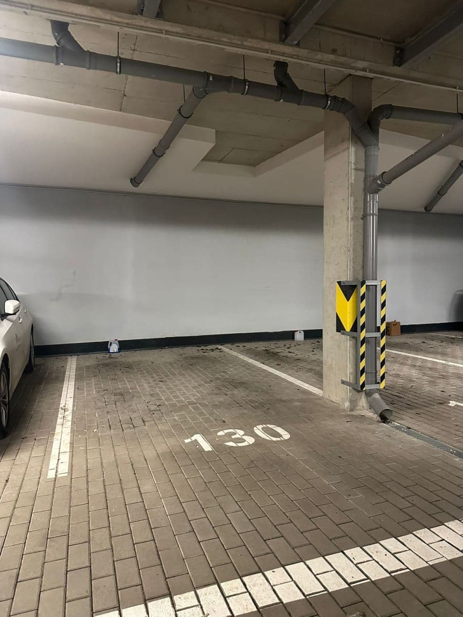 garage to rent, 13 m², Honzíkova, Prague, Prague garage to rent, 13 m², Honzíkova, Prague, Prague