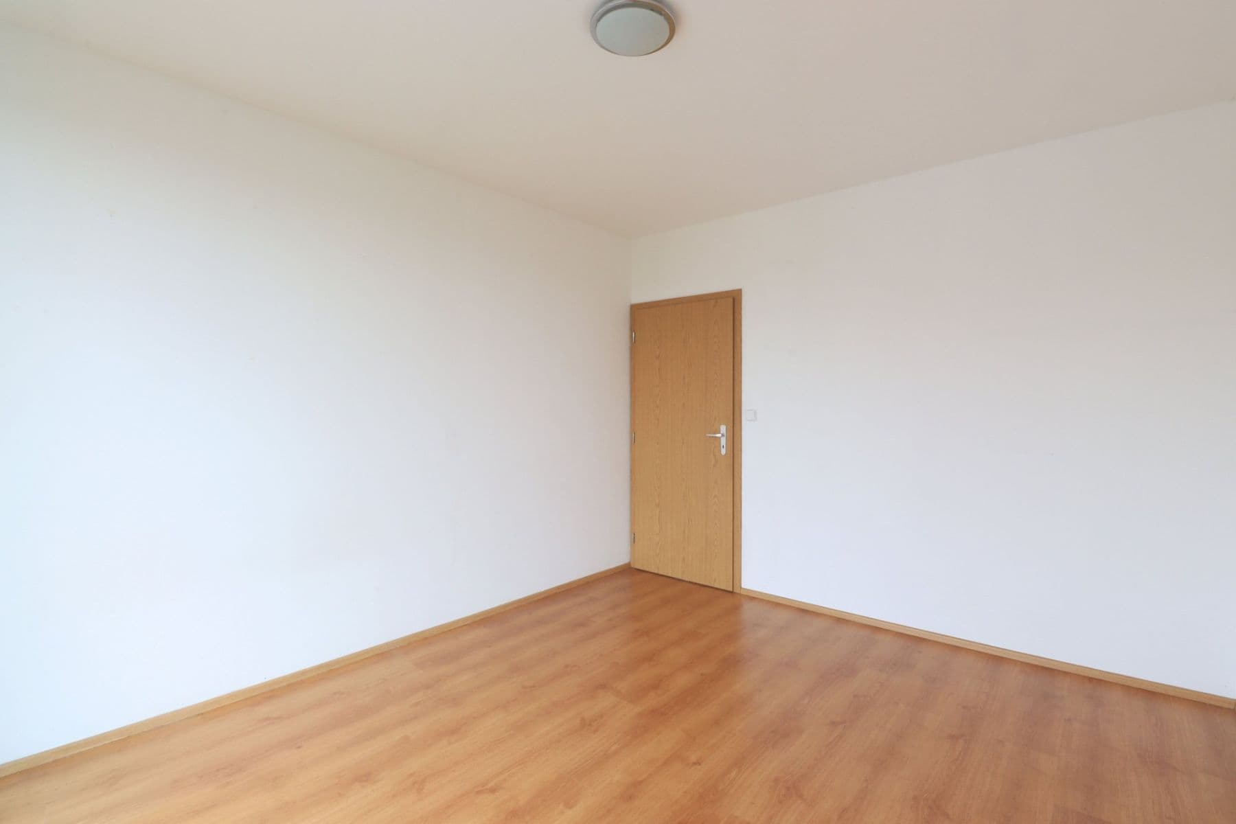 1 bedroom with open-plan kitchen flat to rent, 50 m², Nad Obcí, Nová Ves, Středočeský Region 1 bedroom with open-plan kitchen flat to rent, 50 m², Nad Obcí, Nová Ves, Středočeský Region