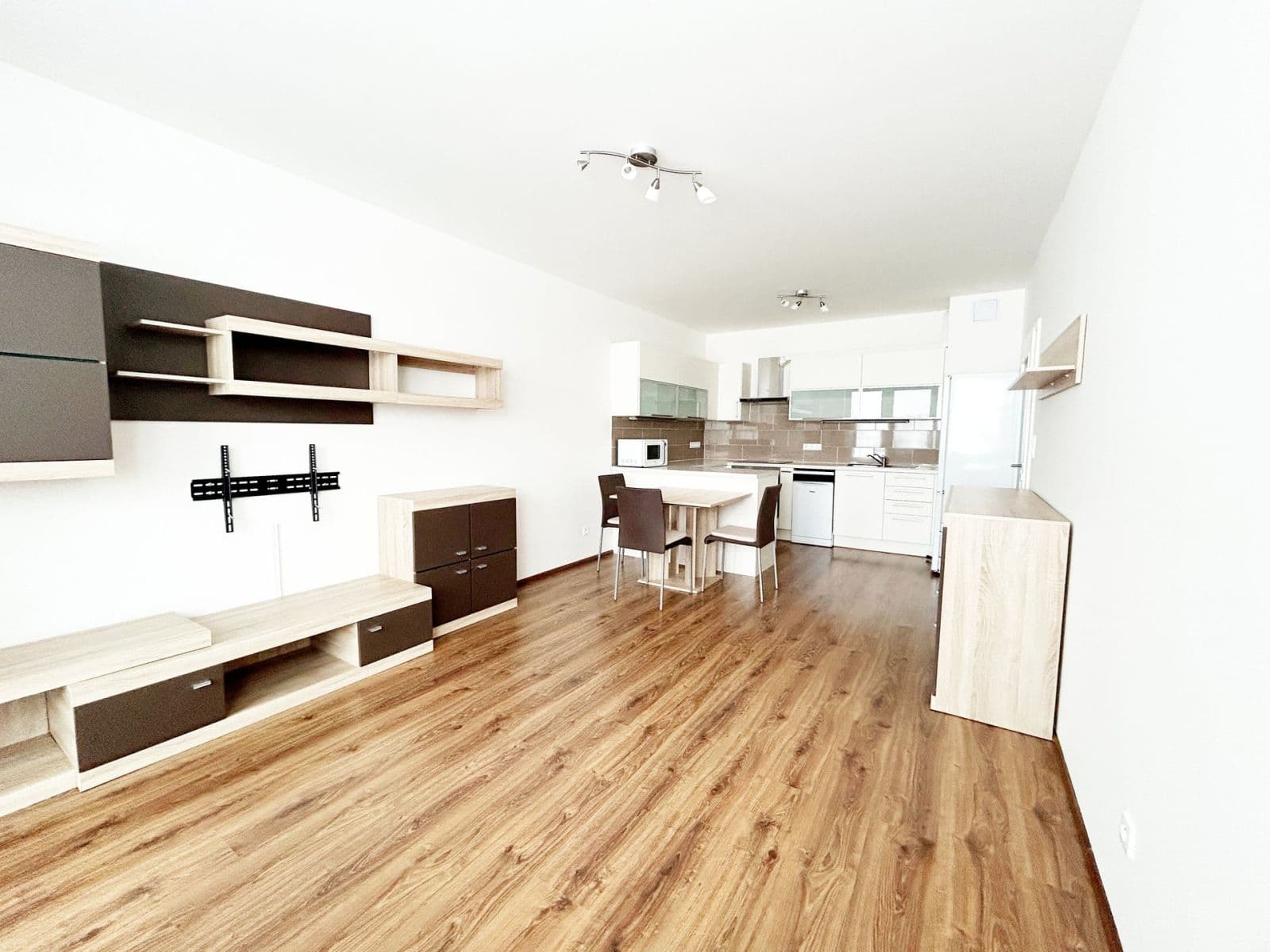 2 bedroom with open-plan kitchen flat to rent, 32 m², U Hostavického potoka, Prague, Prague 2 bedroom with open-plan kitchen flat to rent, 32 m², U Hostavického potoka, Prague, Prague