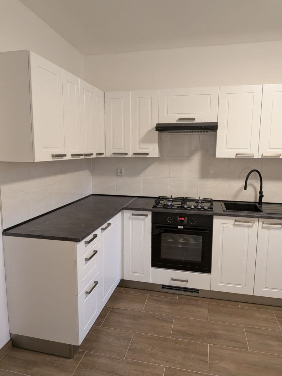 3 bedroom with open-plan kitchen flat to rent, 75 m², Křižíkova, Prague, Prague 3 bedroom with open-plan kitchen flat to rent, 75 m², Křižíkova, Prague, Prague