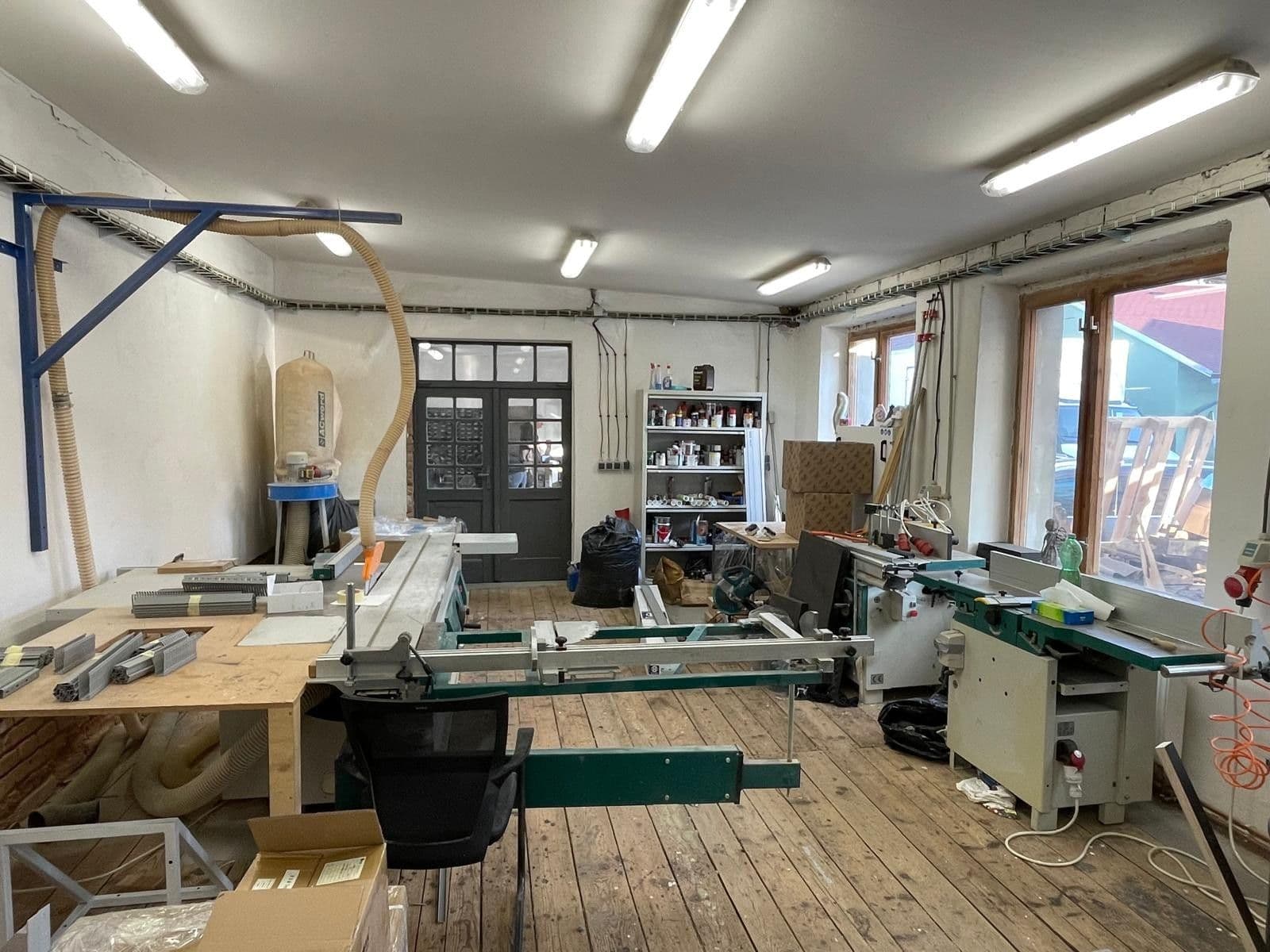 non-residential property to rent, 200 m², B. Němcové, Veltrusy, Středočeský Region non-residential property to rent, 200 m², B. Němcové, Veltrusy, Středočeský Region